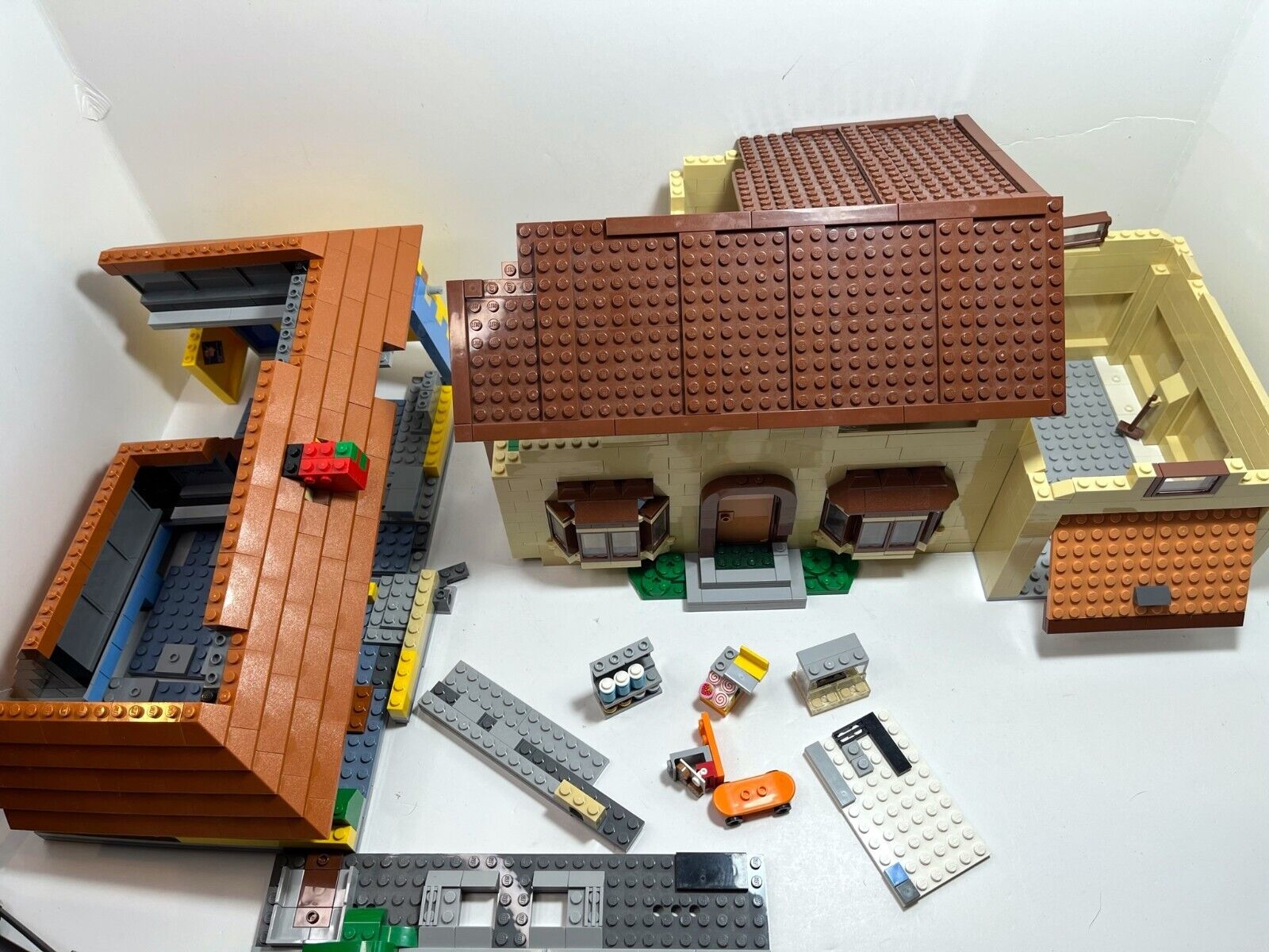 pessimist Implement lektier LEGO The Simpsons partial sets: Simpsons House 71006 + Kwik-E-Mart 71016 |  eBay