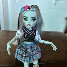 Monster High - Frankie Stein Fashion Doll Posable 2022. Great Condition
