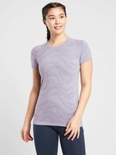 NWT Athleta Momentum Printed Tee, Medieval Violet SIZE L      657673 O0722H