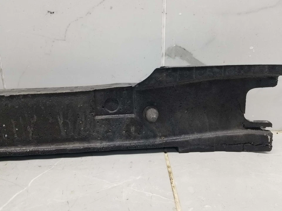 **SOLO ESPUMA** CUBIERTA DE ESPUMA DE REFUERZO PARA PARACHOQUES DELANTERO VOLVO V50 2011 #004643 Foto 2 de 4