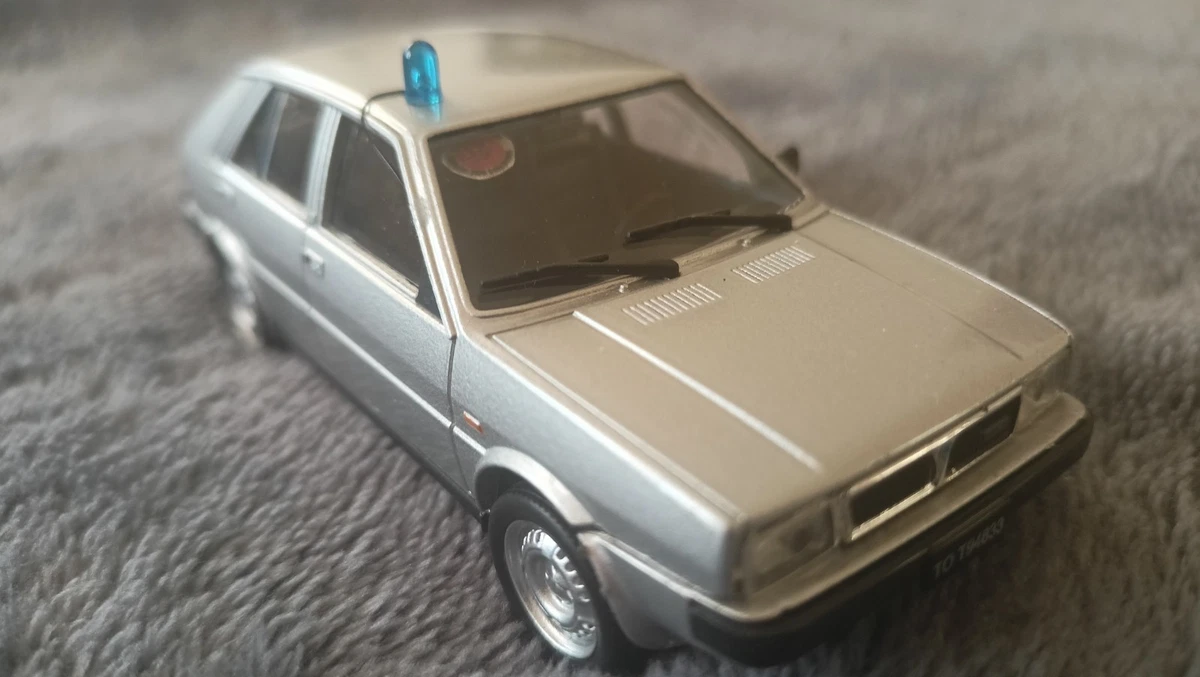 Modèle Réduit Voiture Carabinieri Vintage 1:32 - Made In Italy - Pour Pièces Ou Collection