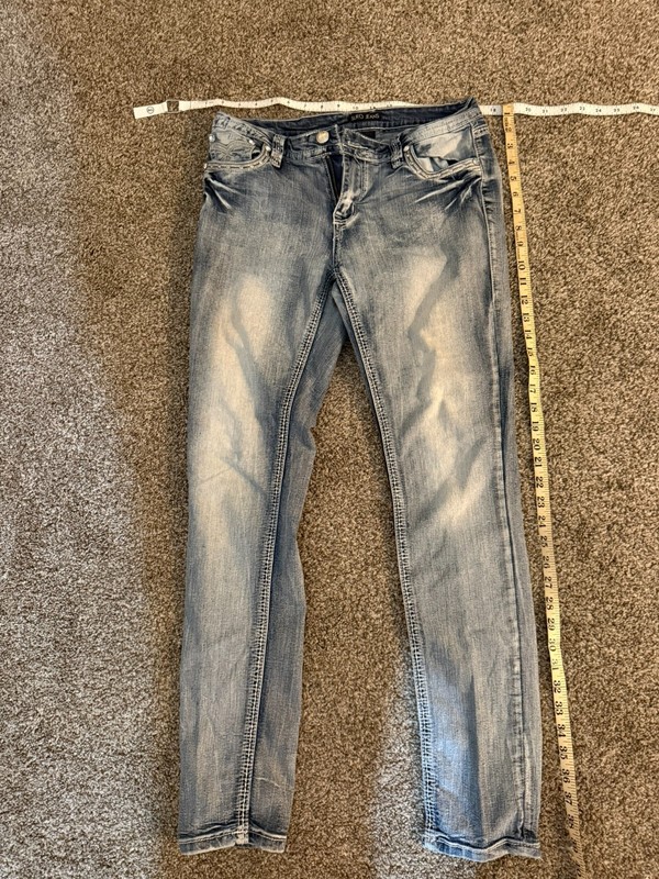 Suko Jeans Womens Size S Y2K Bling Rhinestone Pocket Light Wash Denim Pants