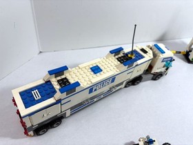 Lego City: Police:  Police Command Center 7743 (2008)