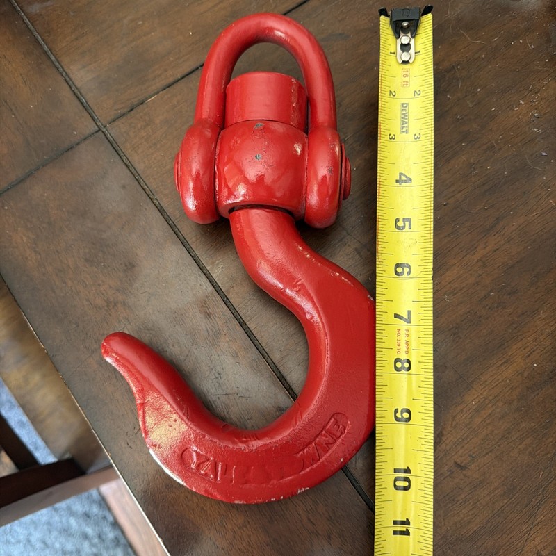 Hook With Swivel YALE