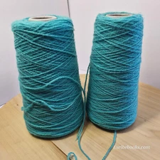 Unbranded Machine Knitting Yarn - 266 grams - green acrylic 4 ply (C85)