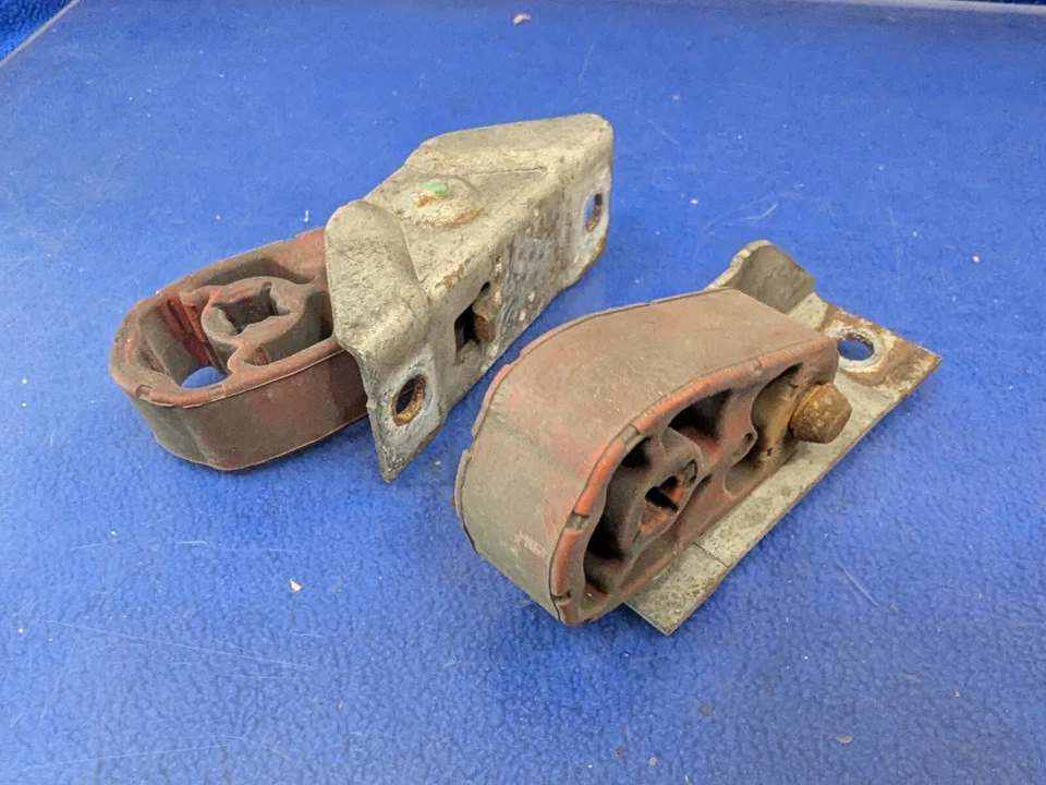 Пара оригинальных креплений подвески выхлопа глушителя BMW X5 X6 - Изображение 4 из 4