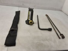 Jeep Tj Wrangler Bottle Jack And Tire Iron Set 1997-2006 136634