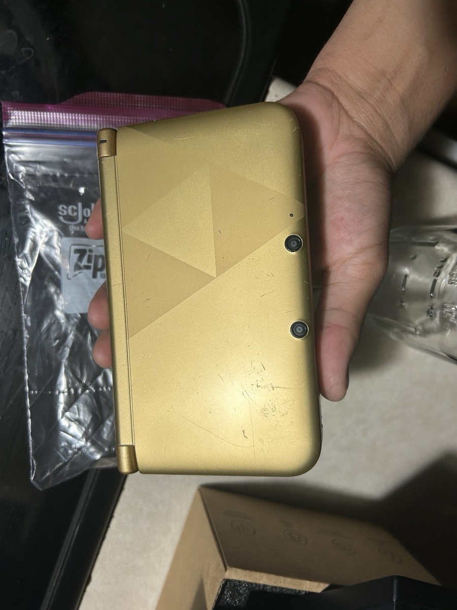 Nintendo 3DS XL The Legend of Zelda A Link Between Worlds Limited