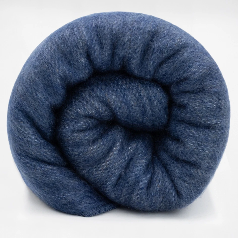 DOUBLE DENSITY ALPACA WOOL BLANKET THROW | QUEEN SIZE | SOFT&WARM – INDIGO BLUE - Image 3 of 4