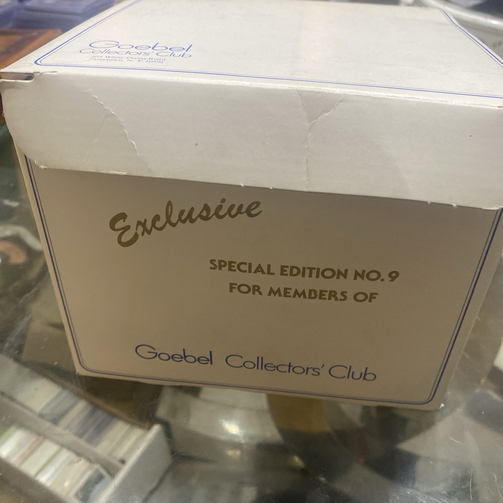 Goebel Hummel Umbrella Girl 1983 Exclusive Edition No.9 w/ Box