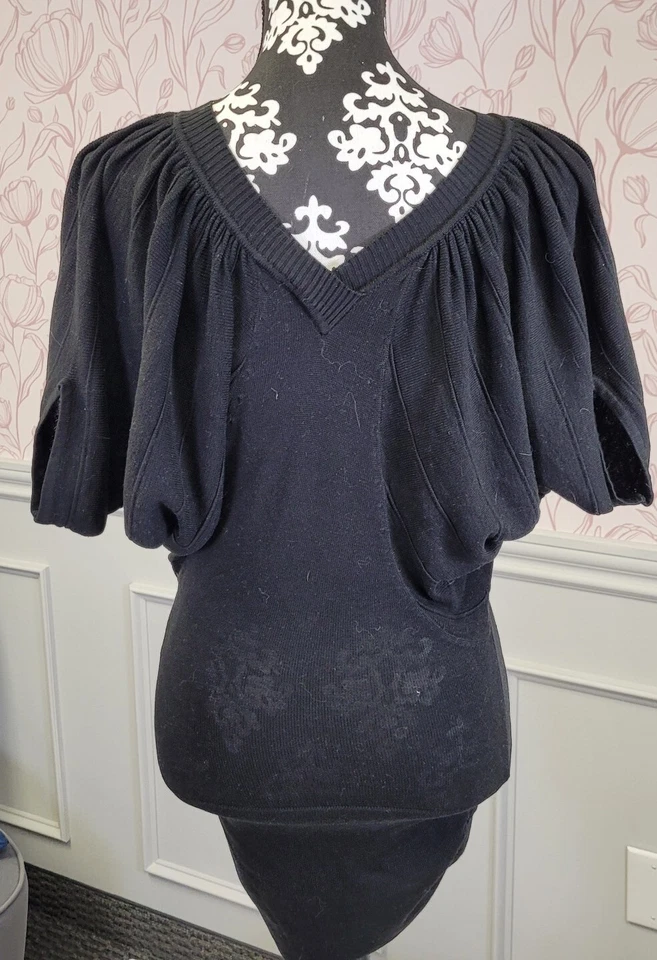 Camisa Derek Heart Mujer Mediana Negra Top Manga Globo Cuello en V Para Mujer Ajuste Forma Foto 2 de 4