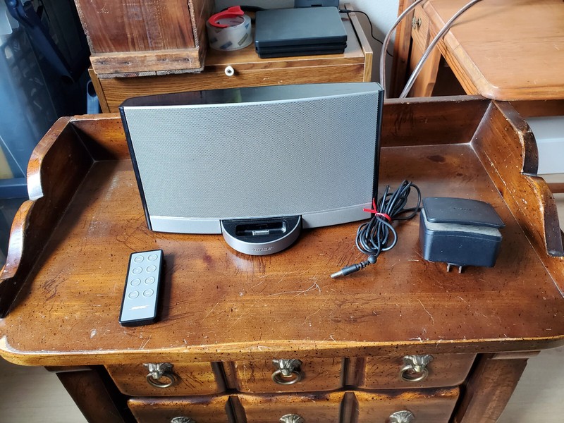 Bose SoundDock Portable 30-Pin iPod/iPhone Speaker Dock With Power & Remote