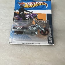Hot Wheels City Works 2012 Bad Bagger – Moto Viola #7/10 – Serie City Works – Nuova