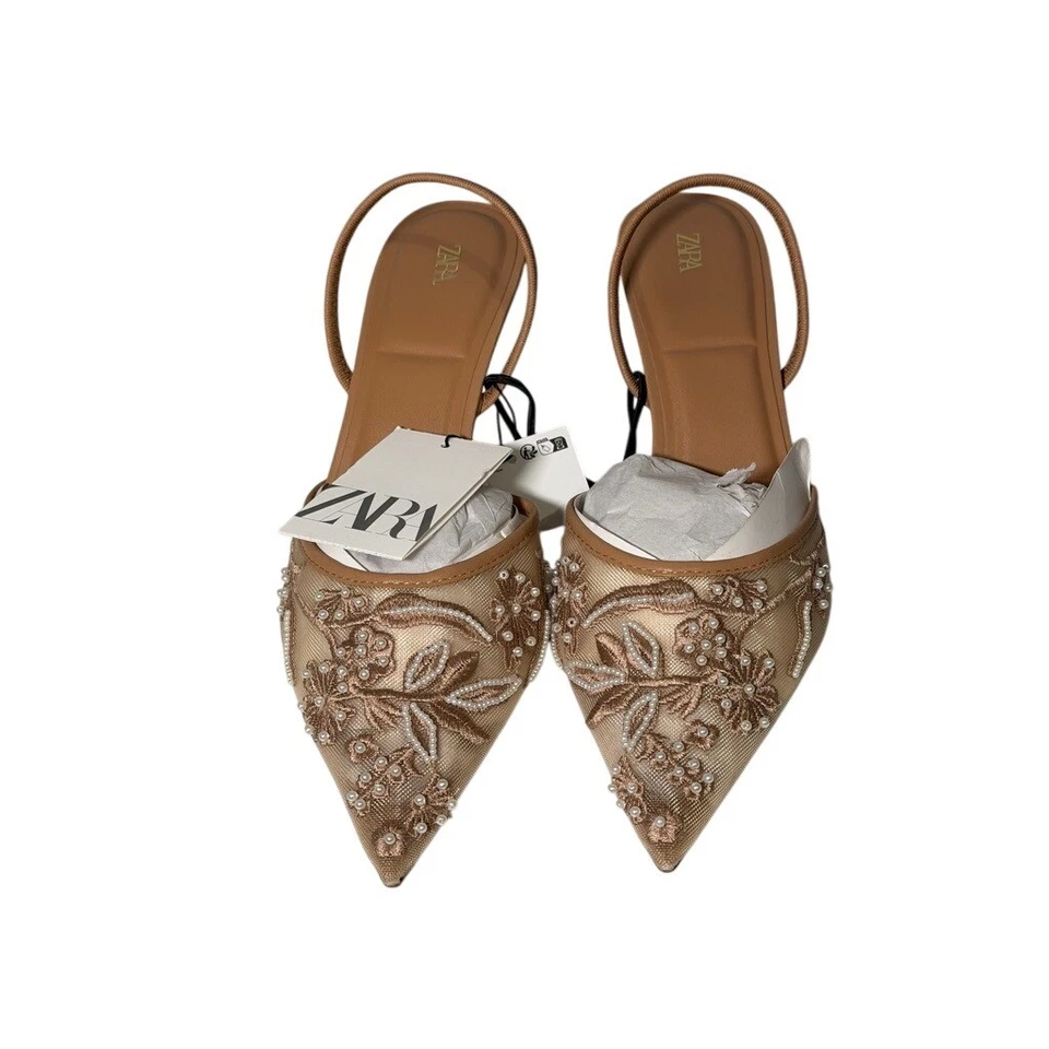 Bombas Zara de salto enfeitado biqueira pontiaguda frisada floral EUA 6.5 - Imagem 3 de 4