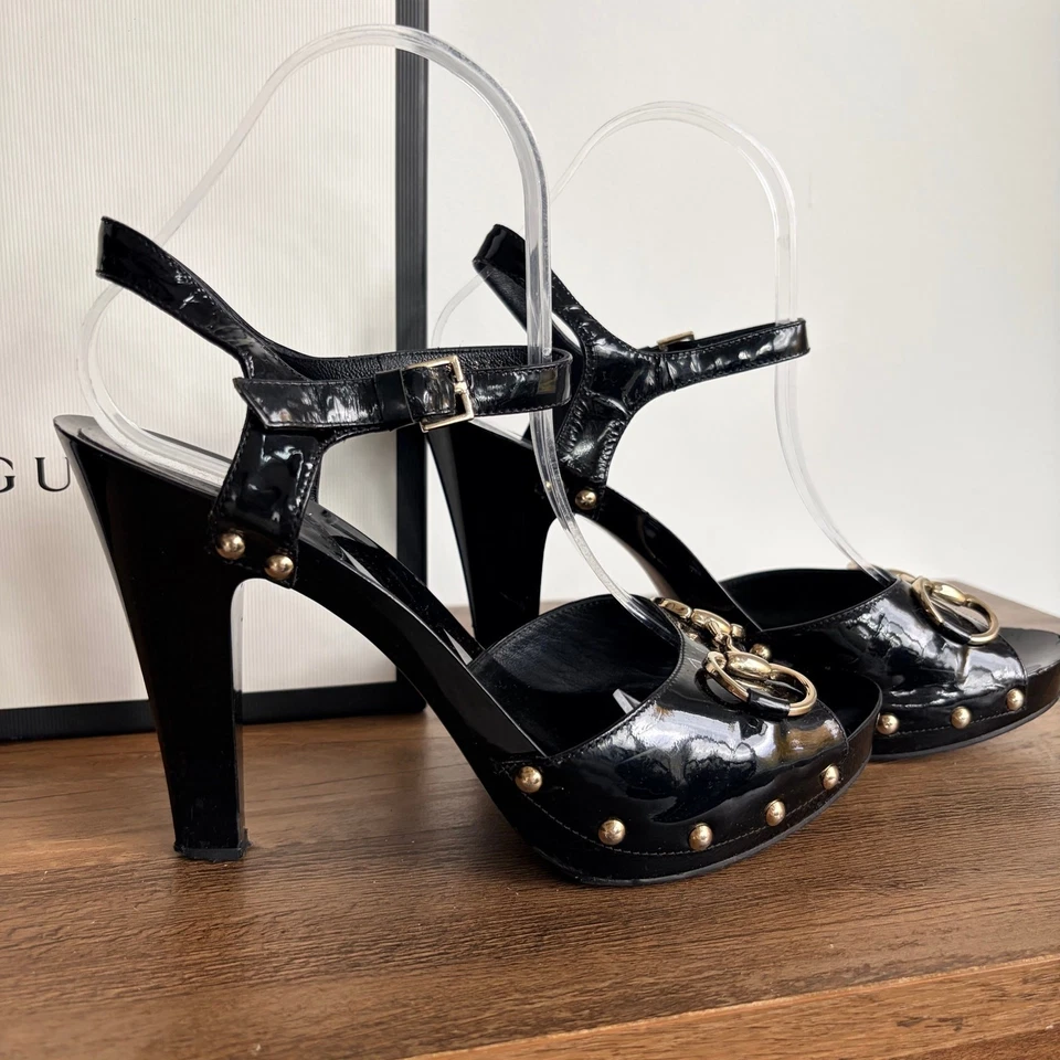 GUCCI Sand Pelle Talla 8 Negro Charol Tacones de Caballo Sandalias Caja Certificado de Autenticidad Auténticas Foto 4 de 4