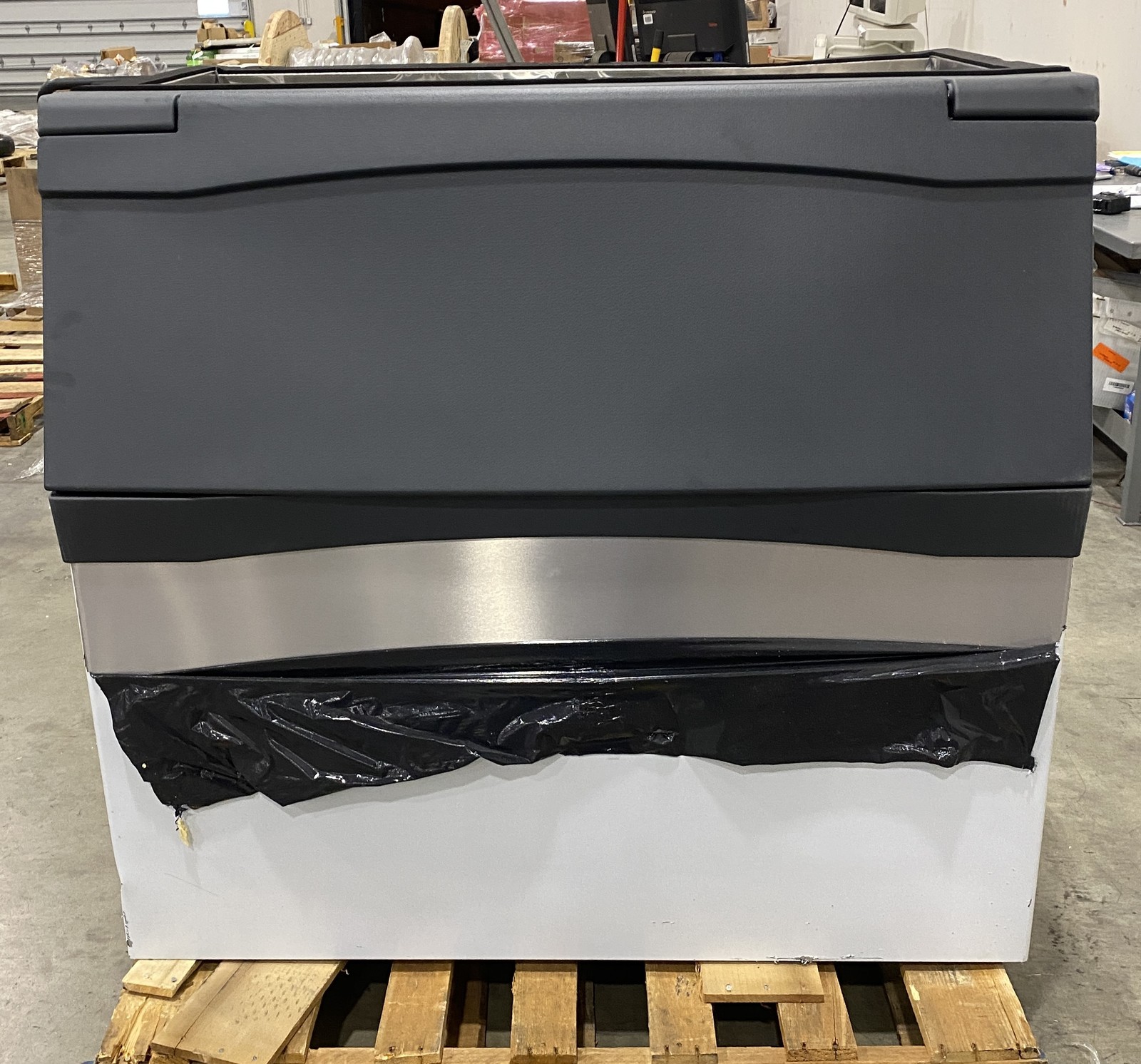 Scotsman B948S 48” 893 Lb. Ice Storage Bin