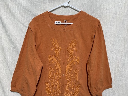 KOMILI Orange Floral Embroidered Button-Up Size medium - Picture 2 of 8