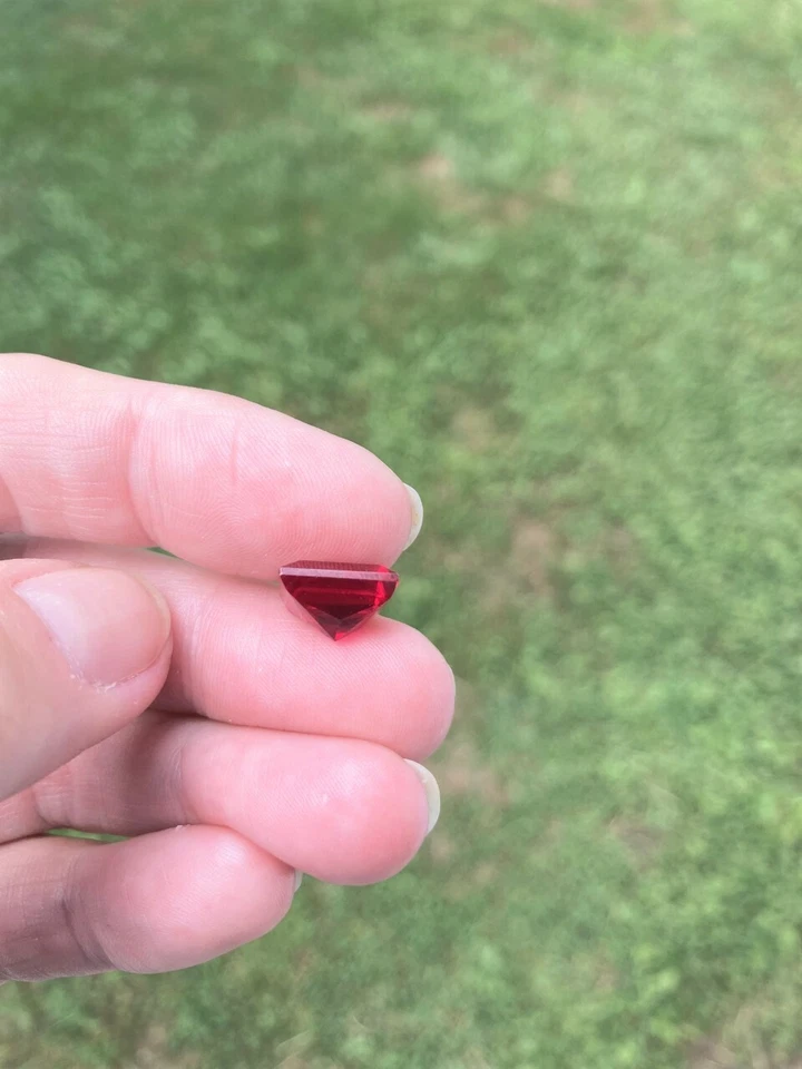 New Natural certified RED Mozambique Ruby TCW 9.72 Princess cut Gemstone - Image 4 of 4