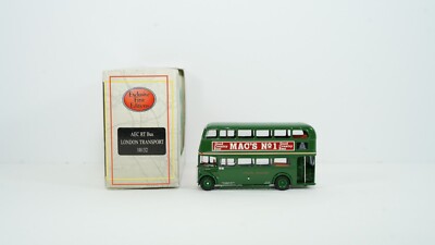 EFE Gilbow 1/76 AEC RT Bus London Transport Item 10132 NEW B25