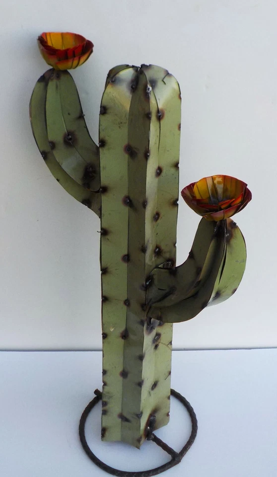 金属花园艺术 25 英寸 SAGUARO CACTUS SCULPTUREL 浅 SAGE 绿色 带黄色花朵 — 第 2/4 张图片