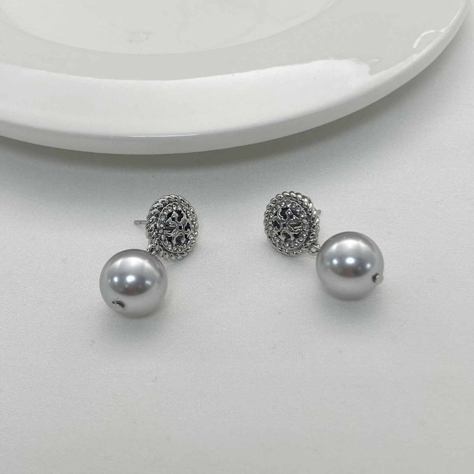 New Tory Burch TB logo Silver pearl earrings