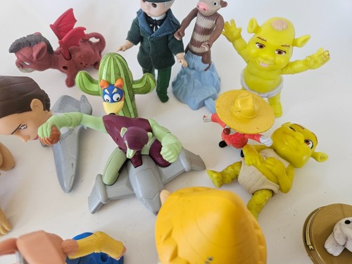 LOT of mid 2000's McDonalds Happy Meal Toys - Picture 9 of 9
