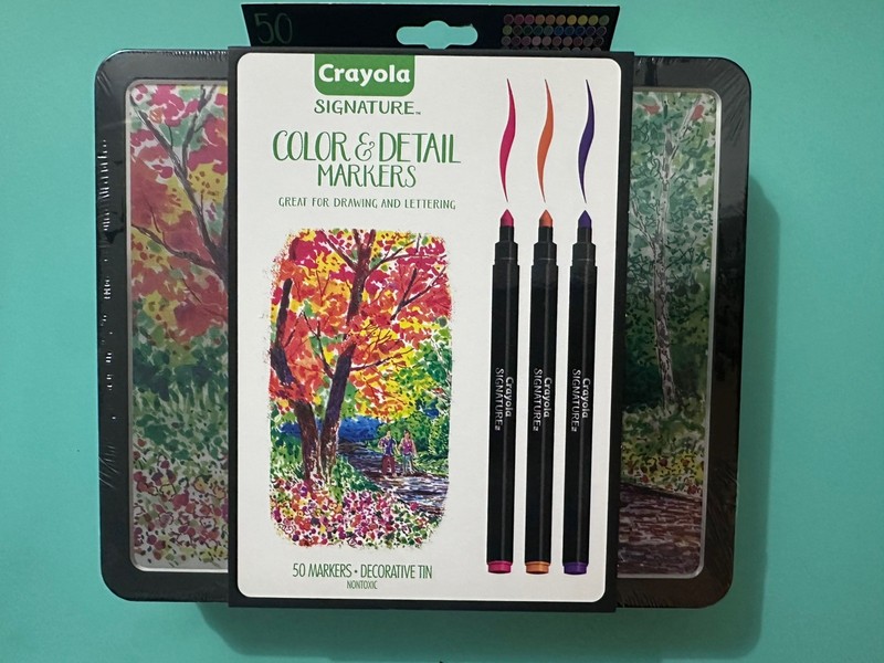 ** NEW** CRAYOLA SIGNATURE COLOR & DETAIL 50 MARKERS -DRAWING & LETTERING