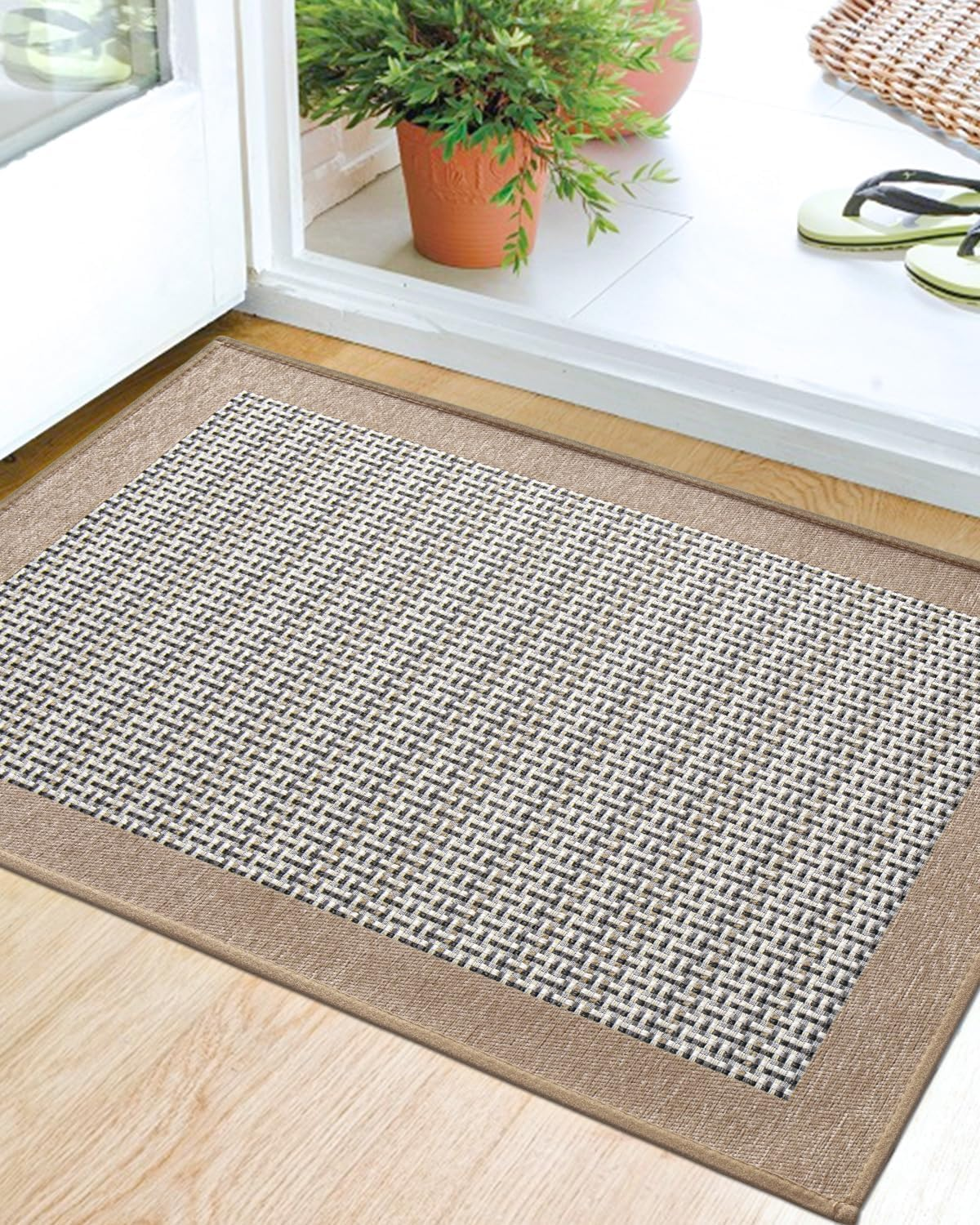 Non-Slip Indoor Door Mat with Rubber Backing for Enhanced Safety and Absorbency at the Front Entrance