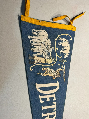 Vintage Detroit Zoo Pennant Flag - Picture 2 of 3