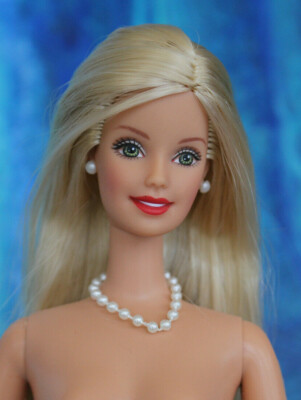 Nude Blonde straight hair TnT green eyes CEO Barbie articulated elbow DBox4 OOAK