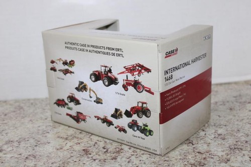 NIP International Harvester 1468 Tractor with Duals and Cab 1/32 Scale - Picture 4 of 7