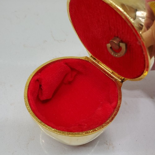 San Francisco Music Box Company Brass Apple Gift Box Plays Memories from CATS - Picture 19 of 24