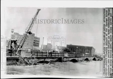 1951 Press Photo Overflowing Kansas River nearly floods Melan Bridge in Kansas