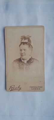 Antike CDV Karte Echtfoto Eine Frau aus Leeds 1880er Jahre Roxby