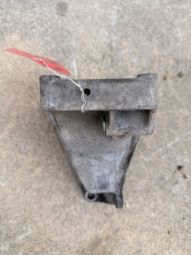 91-95 Jeep Wrangler YJ 2.5L 4.0 Engine Alternator Bracket OEM 53007602