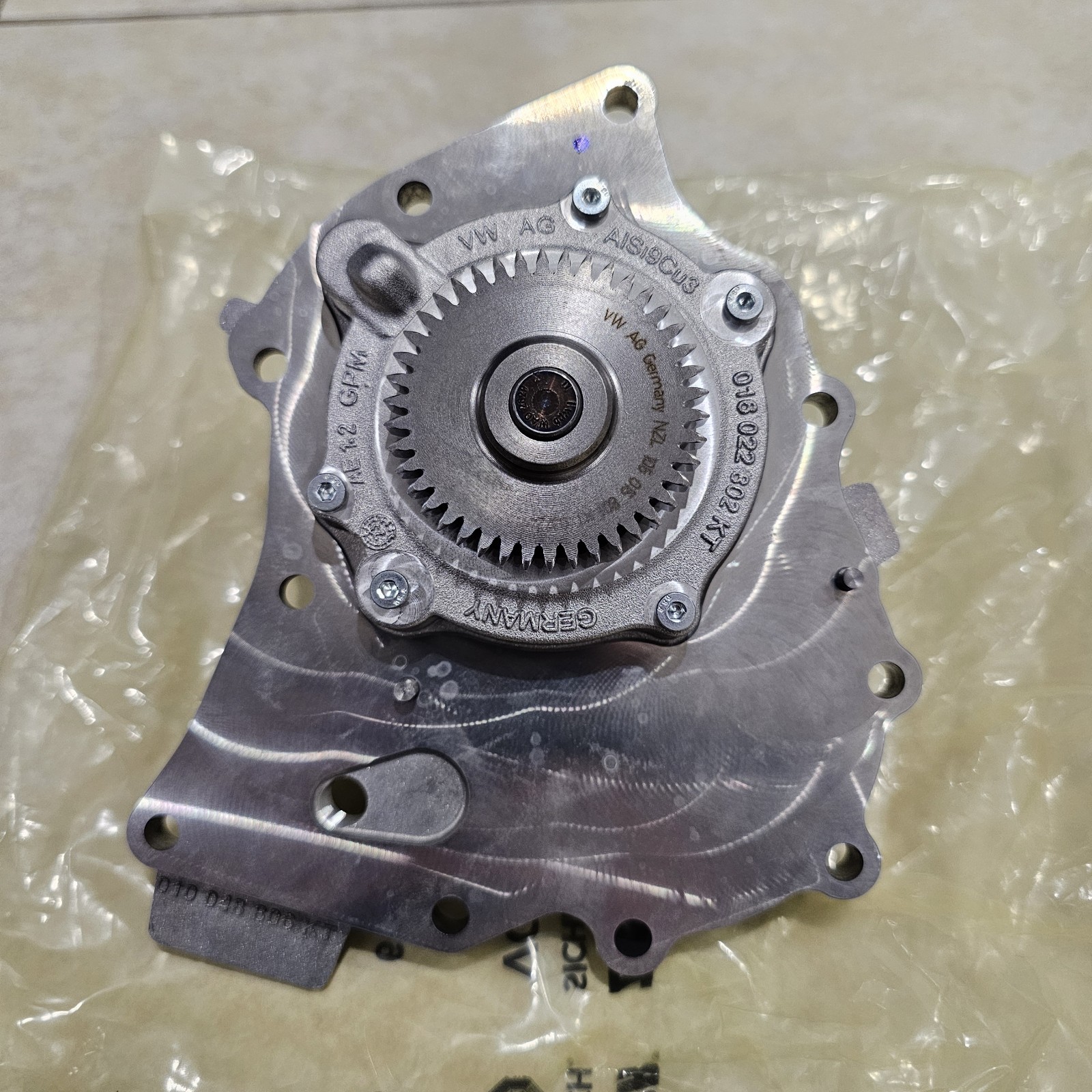 OEM NEW water pump Audi A8 S8 RS7 RSQ8 Cayenne Panamera Urus Bentley 4.0T