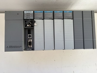 Allen Bradley 1746-P1 Netzteil mit 1746-A7 (4 x Ausgang und 1 x CPU)