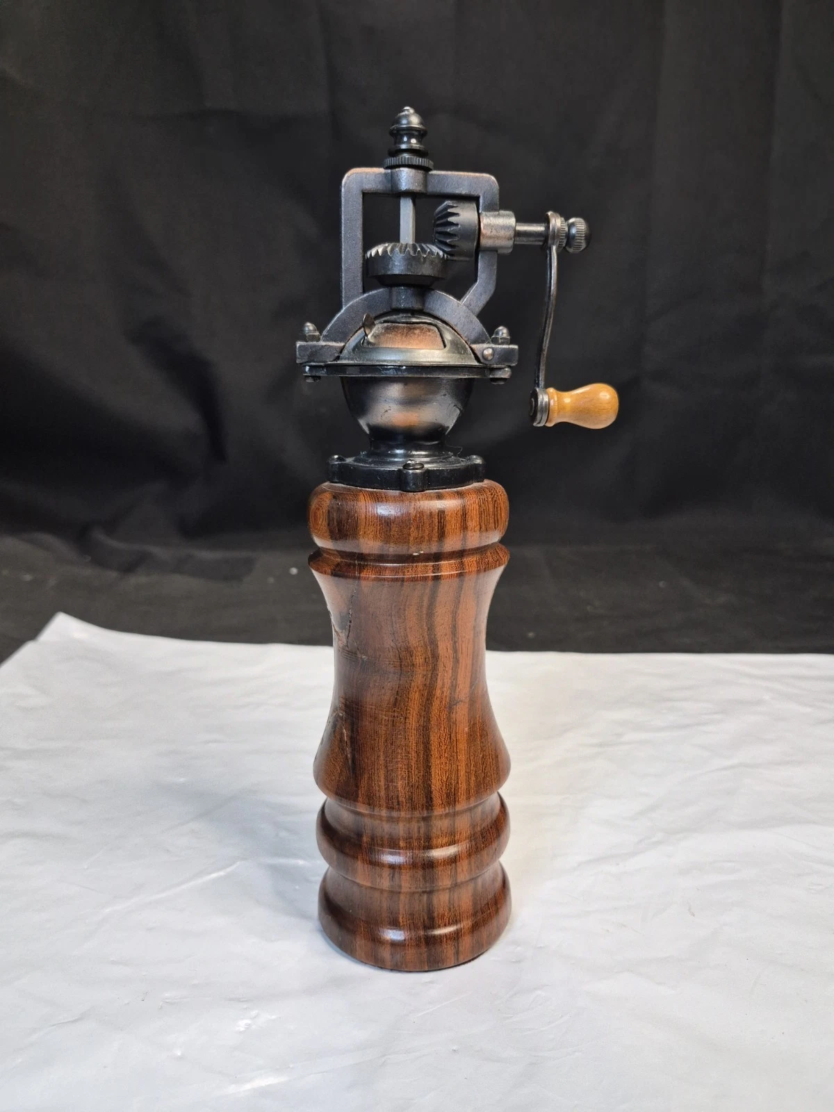 Vintage Hand Crank Steampunk Style Pepper Grinder Mill Wooden Base Great Conditi