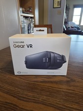 Samsung Gear VR Virtual Reality Headset SM-R323 Powered By Oculus Never Used