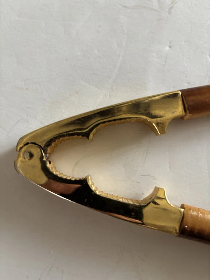 Винтажный латунный щелкунчик в стиле Carl Aubock 50-х с бамбуковыми ручками. Очень хороший - Изображение 3 из 4