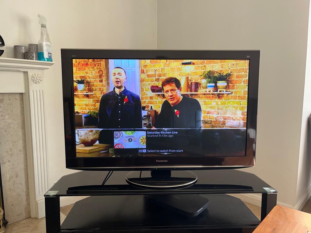 Panasonic TXP42VT20B 42" 3D FREESAT FULL HD PLASMA TV RRP £1499