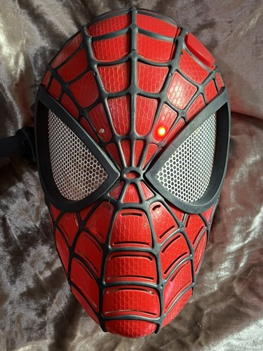 Hasbro 2014 Spiderman Mask Marvel - Light Up Near Eyes pretty cool well made - Picture 3 of 9
