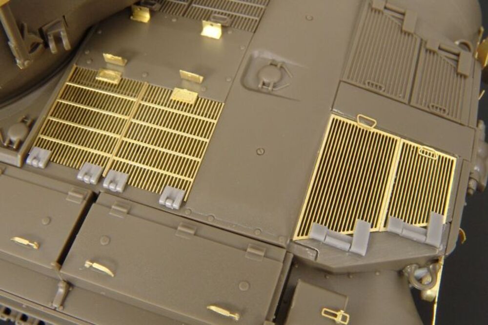 Hauler Models HLX48177 - 1:48 M26 Pershing GRILLS - Accessories