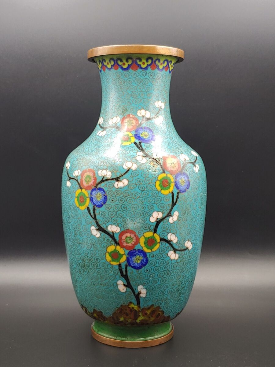 清古董景泰蓝彩梅赏瓶 Antique Chinese Qing Jingtailan 清古董景泰蓝彩梅赏瓶 Antique Chinese Qing Jingtailan