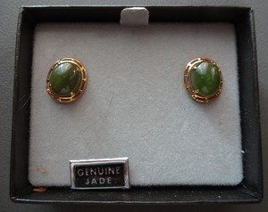Authentic Vtg Retro 50's Green Genuine Jade Gold Plated Oval Pierce Stud Earrings