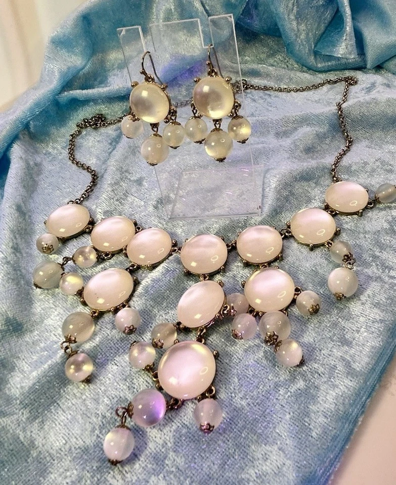 Vintage Bubble Dangle  Cream Moonstone Statement & Earrings Set 28” BiB - Image 3 of 4