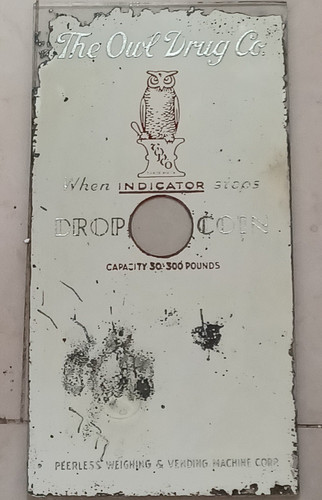20's THE OWL DRUG COMPANY PEERLESS WEIGHING COIN OPERATED MIRROR BACKPLATE RRGS2