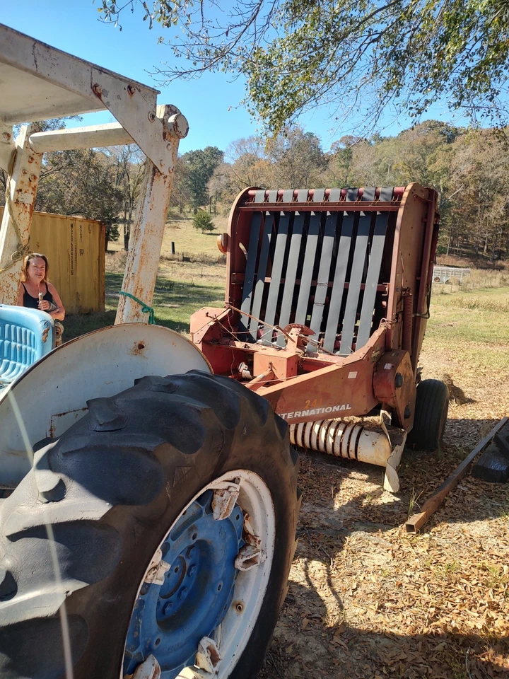 2002 New Holland TC29D Tractor with Loader and Belly Mower - Image 3 of 3