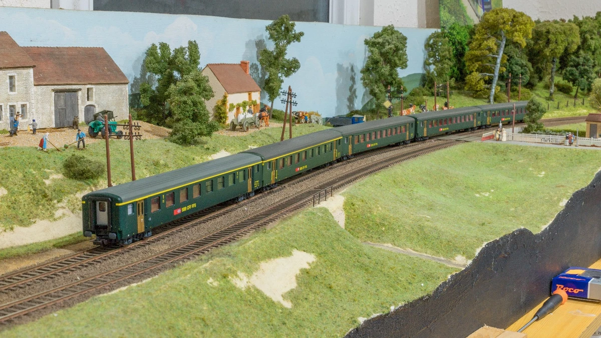 JOUEF HO 5782 VOITURE VOYAGEUR SUISSE 2e CLASSE, SBB CFF FFS, WAGON TYPE RIC-UIC - Collection