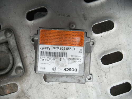 Audi A3 8P 2.0 TDI Airbag Modul Sensor Steuergerät 8P0959655D 0285001700 BOSCH